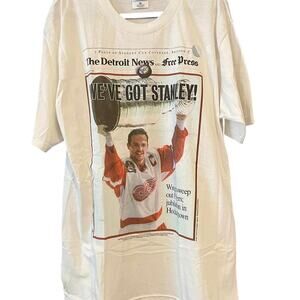 Vintage 90s Detroit Red Wings Stanley Cup Champions 1997 News Shirt XL